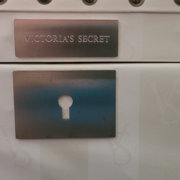 VS Display Trunk - Picture 5 of 9